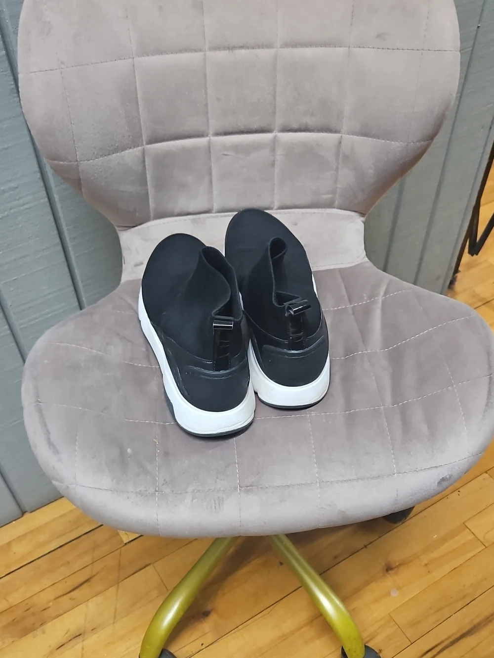 Cole Haan streamlined slip